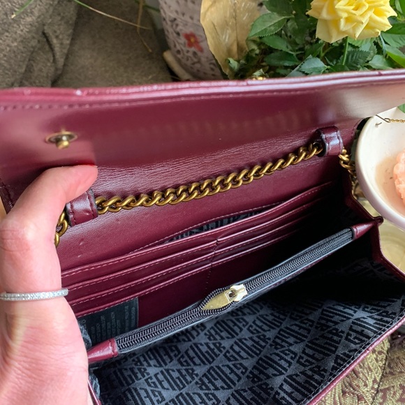 Authentic KURT GEIGER LONDON Quilted leather flap chain Crosby/Clutch - Picture 9 of 12